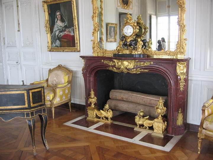 116 Versailles Mesdames apartments.jpg